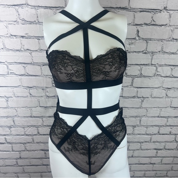 NWT Victoria’s Secret Lace Lingerie bodysuit - Picture 2 of 13
